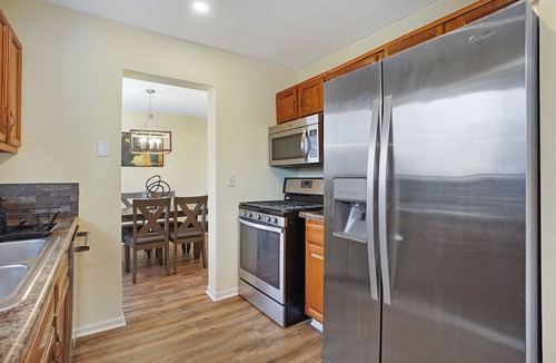 Fox Valley House | Naperville FHS Rental - Woodview Ct