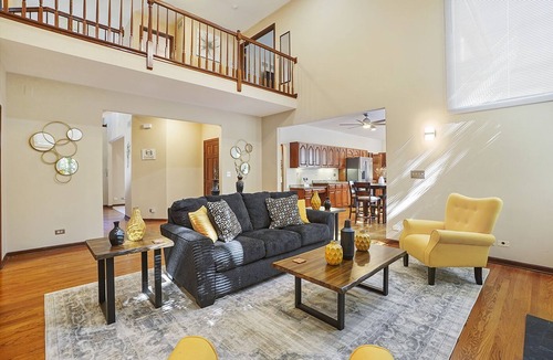 Naperville House | Naperville Rental - Harmony Ct