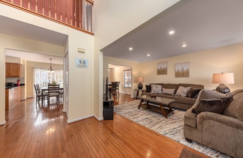 Naperville House | Naperville Rental - Skylane Dr