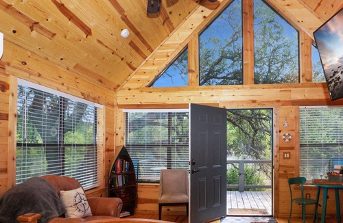Dripping Springs Cabin | Nautical Treehouse Escape w/Queen Bed, Fire Pit, Grill & Pond Views