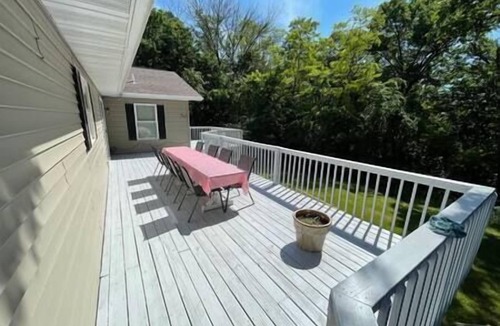 Nauvoo House | Nauvoo Family Reunion Retreat! 8/4 Sleeps 23!