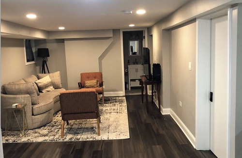 South Shore House | nCharming 2-bedroom space with AC, WiFi in amazing Chicago
