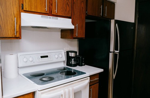 O'Hare Apartment | Near O`hare Personal Gym & Balcony Safe Area