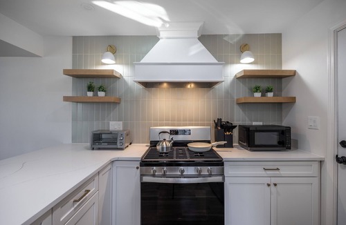 Highland Park House | Near Ravinia and Navy Base, charming 3-bedroom house in peaceful Highland Park