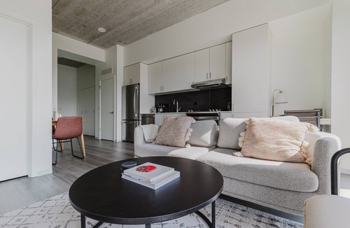 Old Town Apartment | Neat Old Town 1BR Gym, W/D, Rooftop, BBQ & A/C, by Blueground