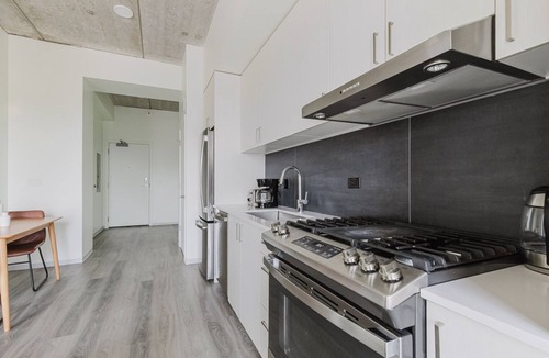 Old Town Apartment | Neat Old Town 1BR Gym, W/D, Rooftop, BBQ & A/C, by Blueground