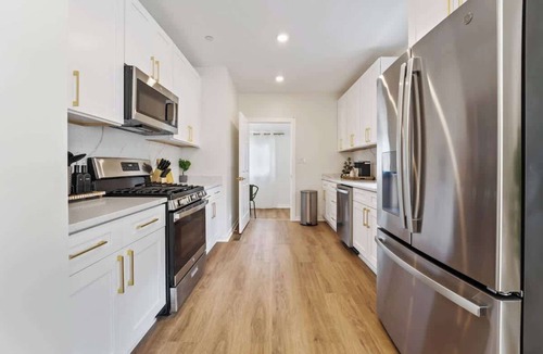 Oak Park House | NEW! 10-min to Downtown | LCP Collection