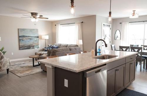 Loves Park House | New 2 Bed with Office in Loves Park