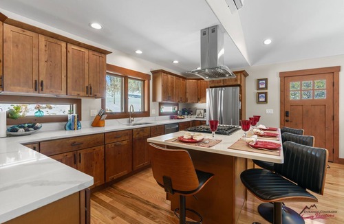 Durango House | New Build, Single level, A/C, Fireplace, Covered Deck