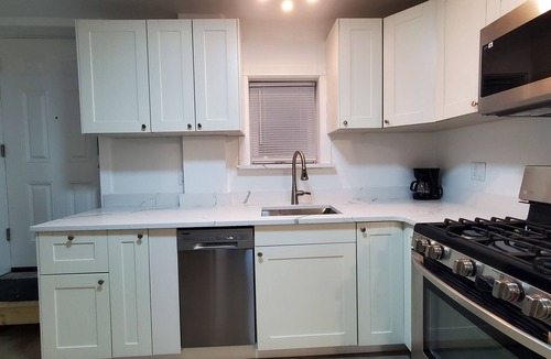 Lower West Side Apartment | New Private Apartment - Pilsen Downtown