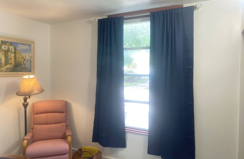 Springfield House | New remodel three bedroom house in pleasant Springfield