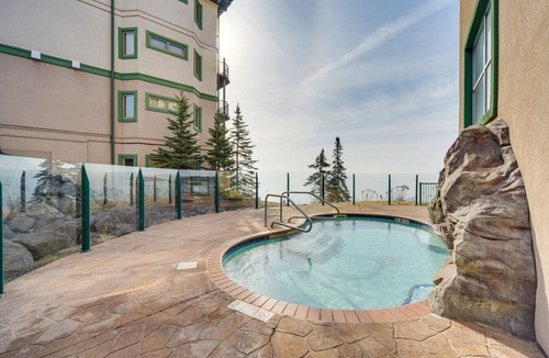 Two Harbors Condo | NEW: Two Harbors Superior Lakefront King Studio | Pool | Hot Tub & Sauna | EV