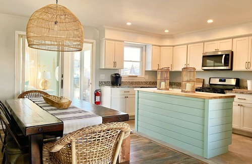 Forked River House | NEW WATERFRONT LISTING Peaceful dockside cottage | off-season tranquility
