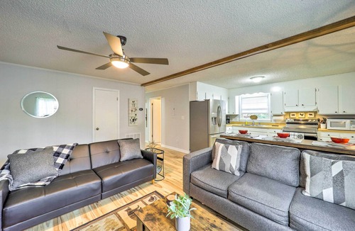 Pineola Cabin | Newland Gem in Golf Community w/Pool Access!