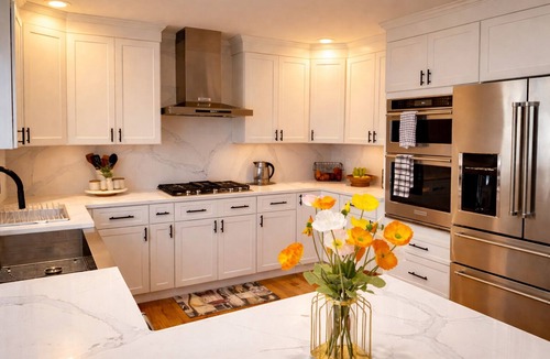 Springfield House | Newly built 3BR Luxe home with sPA bath,Chef Kitchen near Big E, Mass Mutual