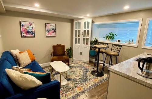 Oak Park Apartment | Newly Built, Bright Garden Studio in Oak Park.