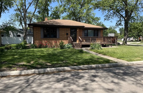 Ottawa House | Newly Remodeled Bungalow near Starved Rock