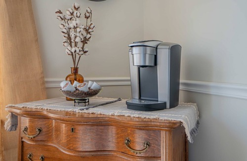 Washington House | Newly remodeled historic house just steps from the WASHINGTON SQUARE! Sleeps 10!