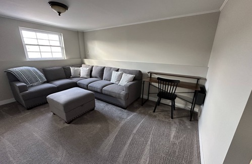 Frankfort House | Newly remodeled house in quiet family neighborhood