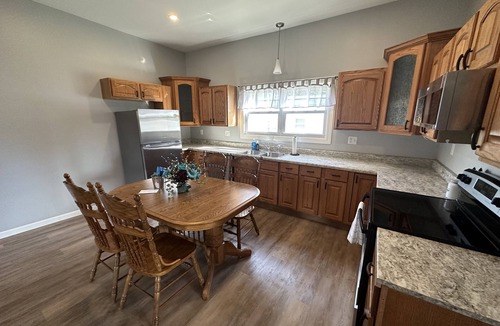 Mount Sterling House | Newly Remodeled Town House!