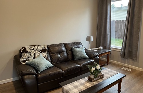Mount Sterling House | Newly Remodeled Town House!