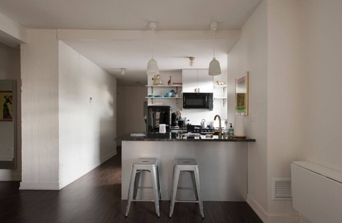 Uptown Apartment | Newly Renovated 1 BR in Art Deco Architectural Gem, Steps to L & Free Parking