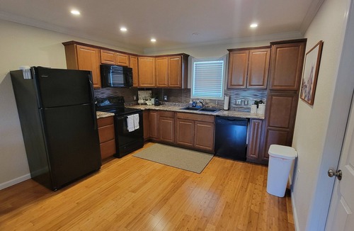 Nauvoo Apartment | Newly Renovated Full Family Apt. - Centrally Located in Nauvoo - some stairs