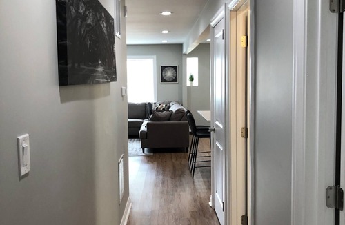 Roseland House | Newly renovated modern retreat just blocks from I-94