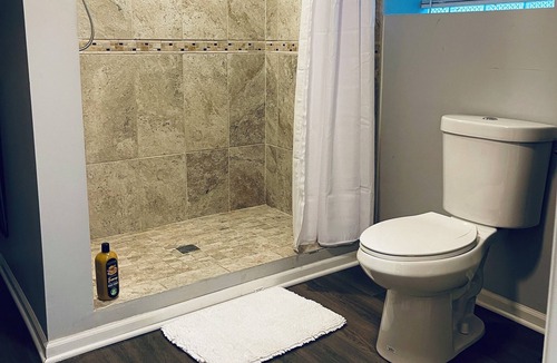 Chatham Apartment | Newly Renovated Southside Gem