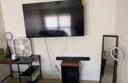 Champaign Apartment | Nice one bedroom some bath cozy apartment