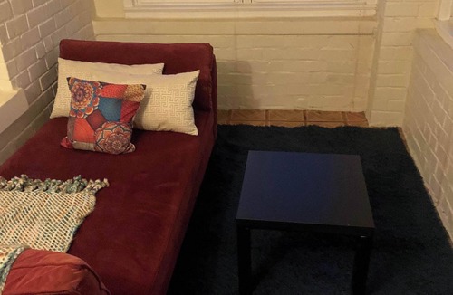 Edgewater Beach Apartment | North Chicago Spacious Home