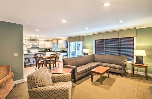 North Conway Cottage | North Conway Home ~ 2 Mi to Cranmore Mountain!
