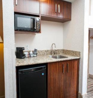 Springfield Hotel | Northfield Inn Suites and Conference Center
