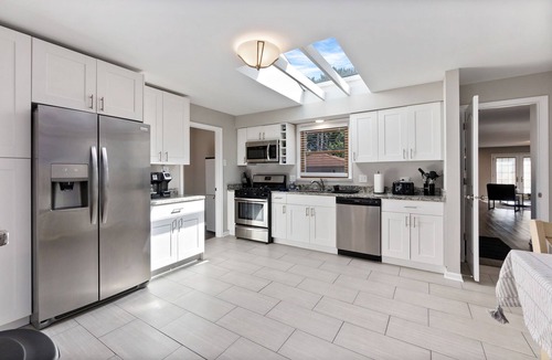 Oak Lawn House | Oak Lawn FHS Rental