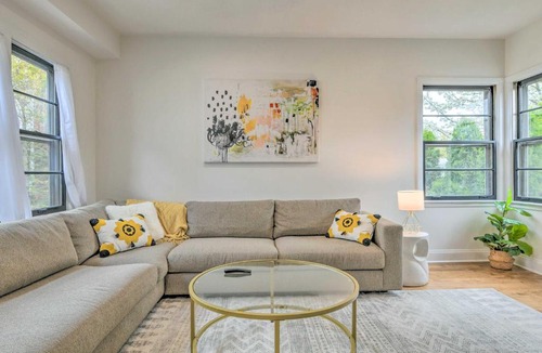 Oak Park House | Oak Park Home with Fire Pit - 5 Mi to Garfield Park!