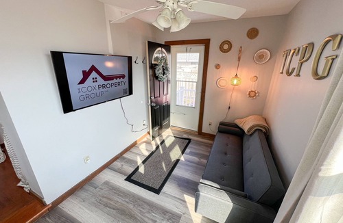 Mahomet House | Oak Street Station in Downtown Mahomet