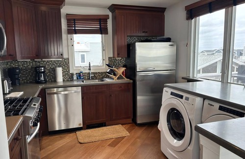 Harvey Cedars Apartment | Ocean front 3 bedroom 1 bath 2nd floor with great ocean views