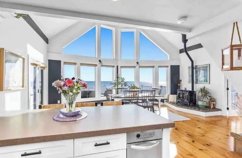 Scituate House | OCEAN FRONT HOUSE!