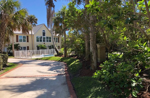 South Beach House | Ocean Front. Private Beach, 5 BR, 3 1/2 Bath, grill