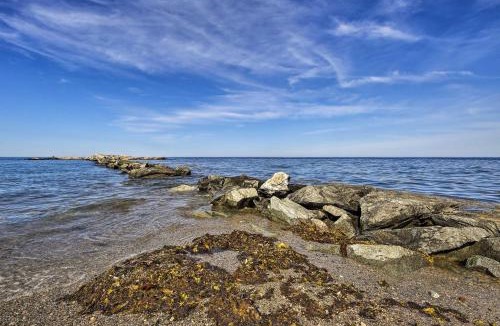 Brant Rock House | Oceanfront Cape Cod Home w/Porch, Yard + Grill!