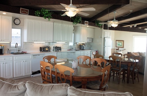 Suffolk County Condo | Oceanfront Oasis with Gorgeous Pool - 3BR Condo on Dune Road, Westhampton Beach