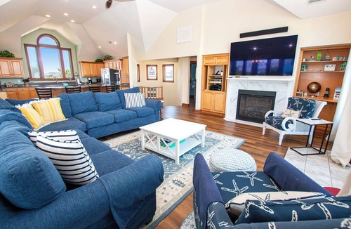 Buck Island House | OCEANFRONT, Ocean Views, Priv Pool, H Tub!, BU38, Chunk O Dune