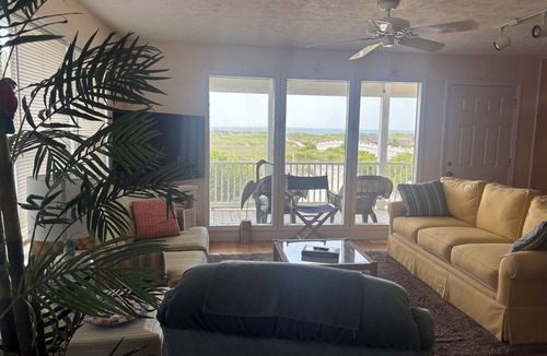 Holden Beach House | OCEANFRONT. On Preferred West end of Island !/Very Peaceful!