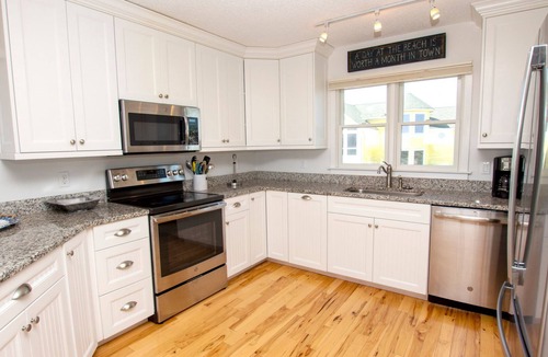 Ocean Sands House | OCEANFRONT, Private Pool, Ocean Views, Close to Beach Access! OS3Q, Banana Wind