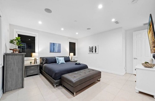 North Beach Villa | Oceanfront villa, steps to beach, rooftop views!