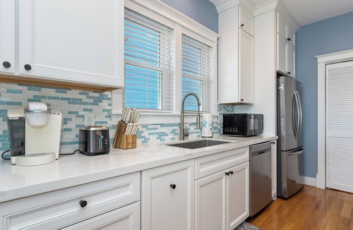Sea Dreams House | Oceanside 3BR | Pool + Beach Access | Ocean Views | Pet Friendly Cottage