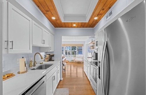 Sandbridge House | Oceanview beach cottage with pool and hot tub