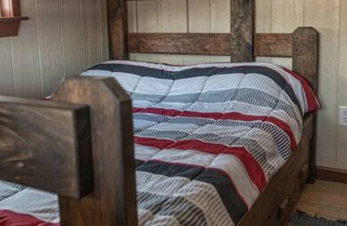 Farrandsville Cabin | Off grid; River front getaway, boat. Firepit, woodland; Generator. 2 Bedrooms.