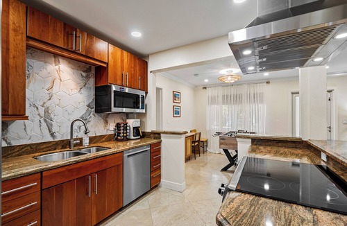 Poinsettia Heights Villa | Olas Oasis - Chic Luxe House + Pool for 10