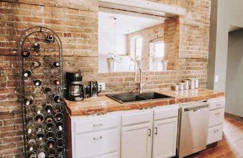 El Paso Villa | Old Bank Building in Quaint Downtown